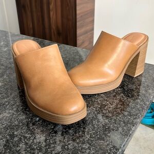 NWT Universal Thread Tess Platform Mule Heels, Color Tan Size 9